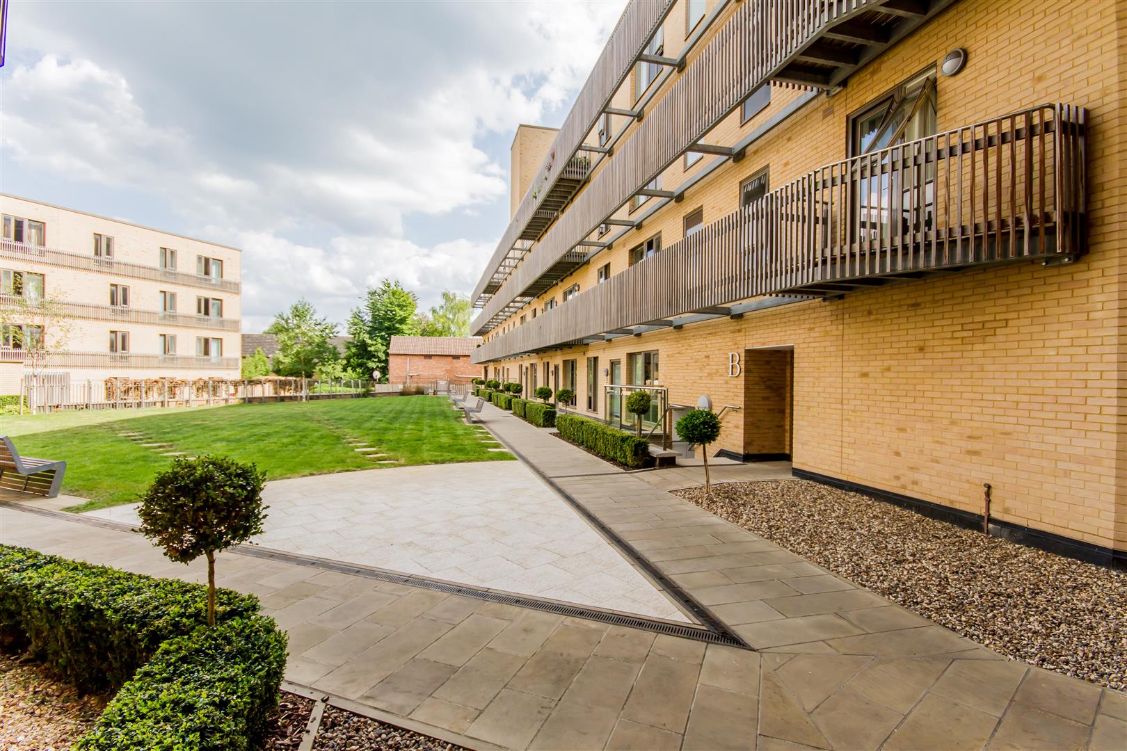 Flat Purpose Built 143 Hills Road, Cambridge Radcliffe & Rust